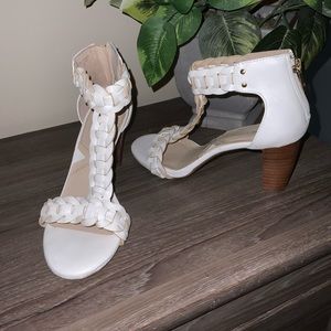 Adrienne Vittadini ~ cream / or ‘ off white ~ zip up back ~ sandal bootie
